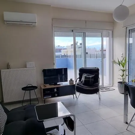 Bright & Modern Apt With View