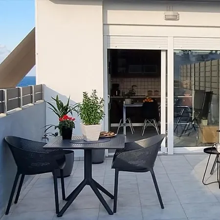 Apartment Bright & Modern Apt With View