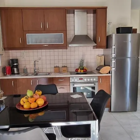 Bright & Modern Apt With View Apartment